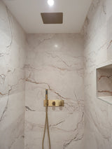 Colonne de douche encastrée or brossé