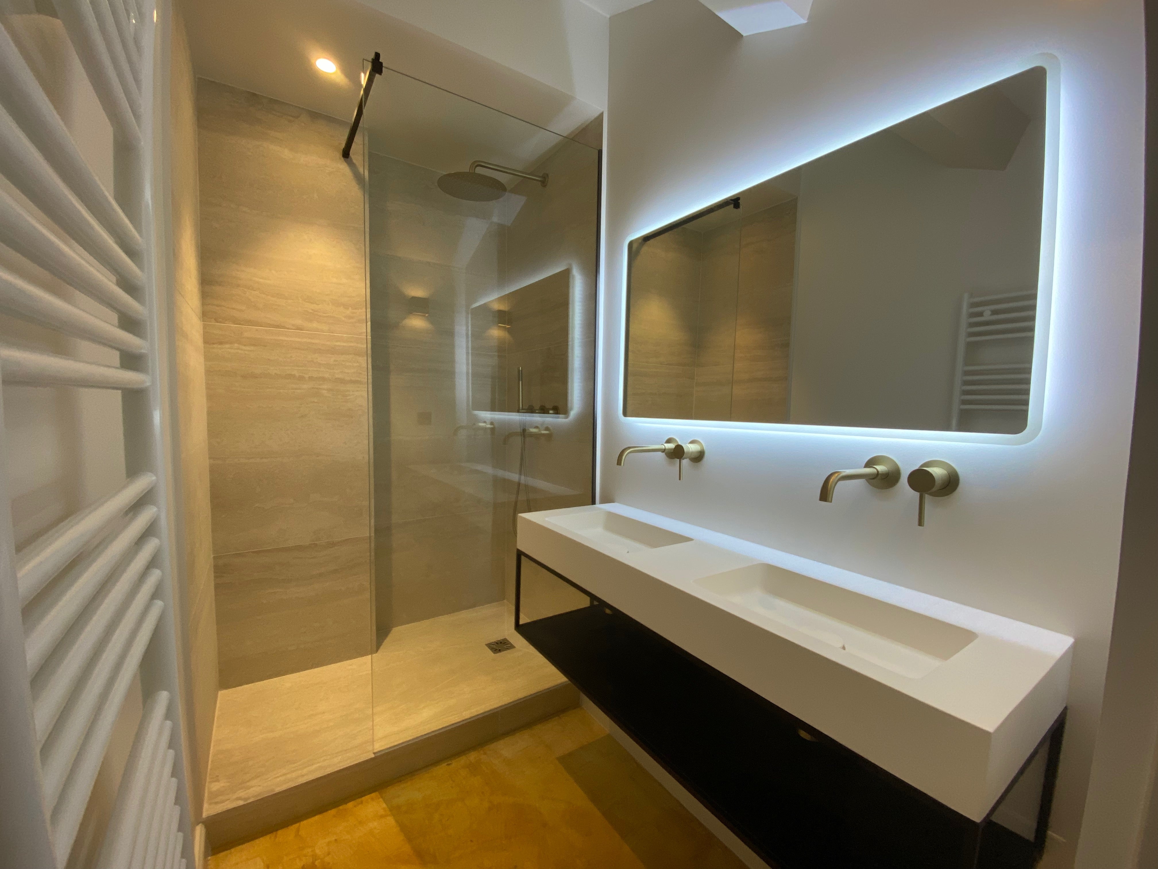 Mitigeur salle de bain encastré or brossé