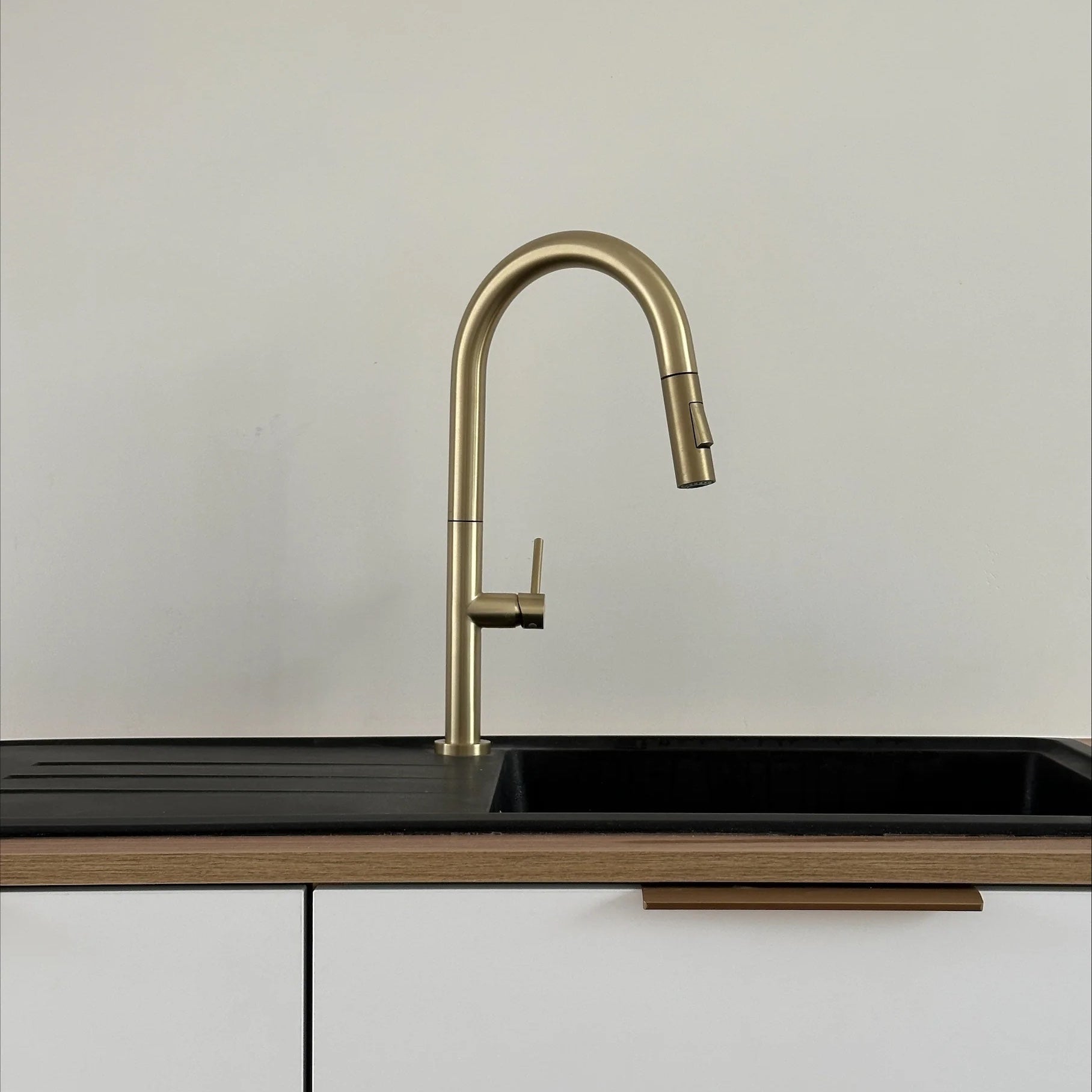 Mitigeur avec douchette or brossé