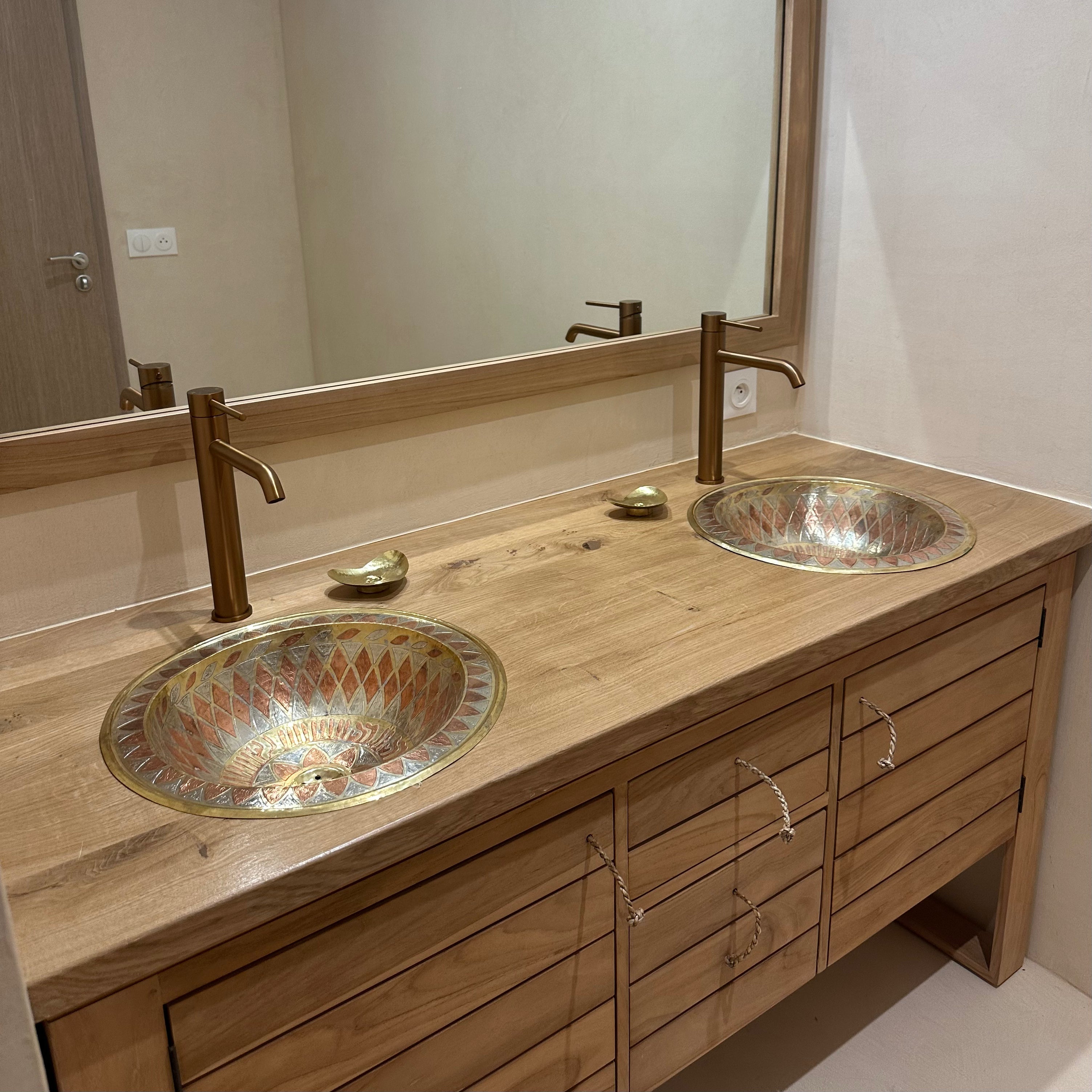 Mitigeur de salle de bain or rose brossé