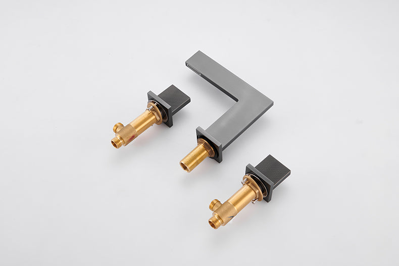 Robinet de salle de bain gris brossé