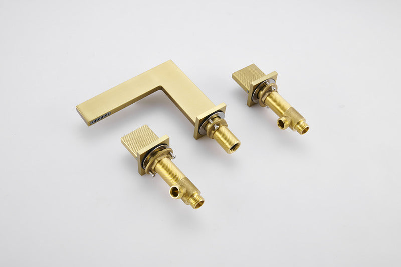 Robinet de salle de bain or brossé