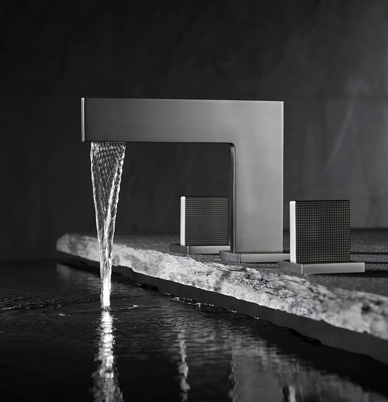 Robinet de salle de bain gris brossé