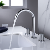 Robinet de salle de bain chromé