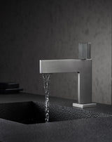 Mitigeur salle de bain gris brossé