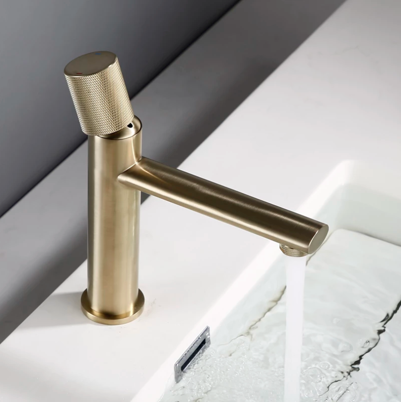 Mitigeur de lavabo or brossé