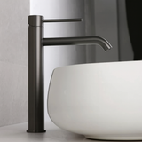 Mitigeur de salle de bain gris brossé