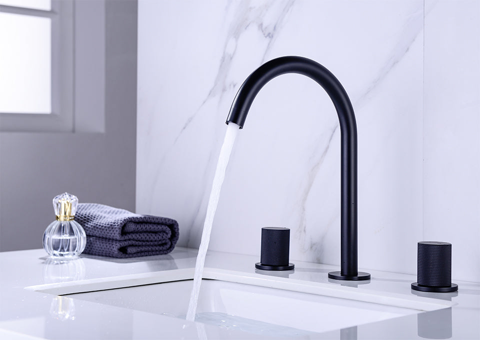 Robinet de salle de bain noir mat